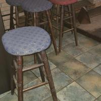 10 tavoli Romagnoli e 6 Sgabelli