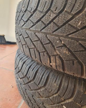 Coppia di Gomme Termiche Ricoperte 185/65 R15
