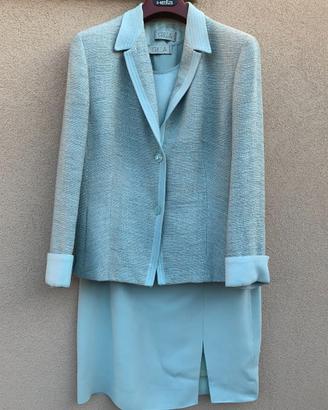 Tailleur elegante composto da tre pezzi