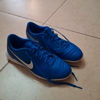 Nike Performance
TIEMPO LEGEND 10 CLUB TF 