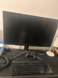 Monitor,Tastiera,mouse,tappetino e controller