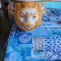 Porta Vaso con teste di leone 