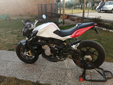 Mv agusta brutale 800