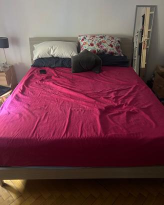 Letto legno grigio chiaro