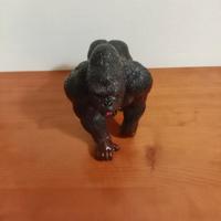 gorilla giocattolo 