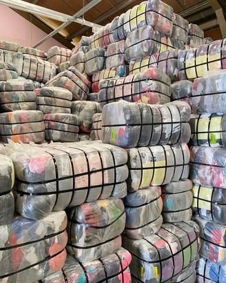 Stock abbigliamento usato firmato vintage al kg