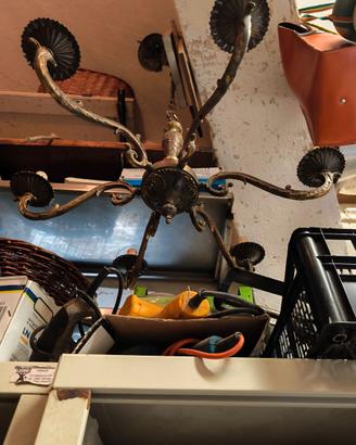 lampadario pendente in metallo con bracci