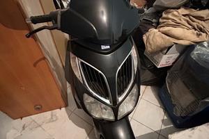 Aprilia sportcity 200