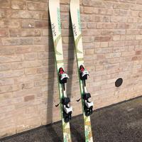 Attrezzatura scialpinismo, sci, attacchi, scarponi