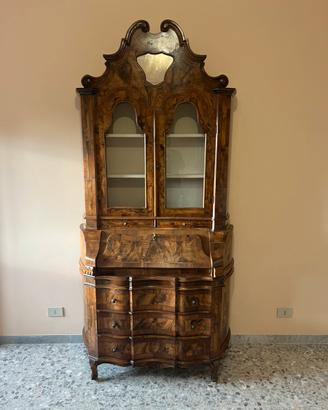 Credenza antica in legno di ulivo