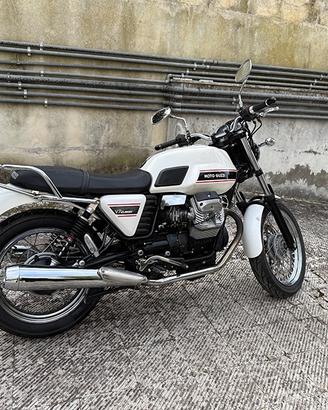 Guzzi V7 classic 2011