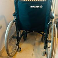 Carrozzina disabile pieghevole