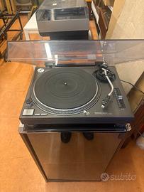 Giradischi Technics SL-1210 MK2.