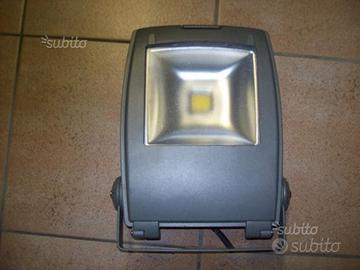 2 fanali per interno/esterno Lyvia SP210d