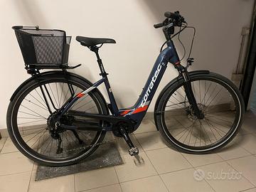 Bicicletta City e-bike Corratec