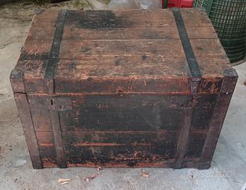 Baule legno con rivestimento in  acciaio