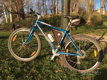 MTB Specialized in alluminio telaio 26" cambio 3x9