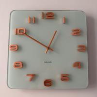 Orologio da parete Karlsson in vetro celeste