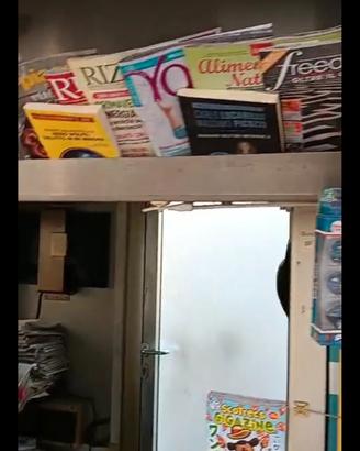 Chiosco edicola giornali in acciaio