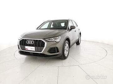 Audi Q3 45 1.4 tfsi e Business s-tronic