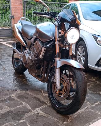 Honda Hornet 900 iniezione.