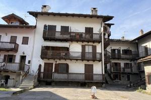 2 LOCALI A SAINT-PIERRE