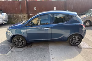 Lancia Ypsilon 1.0 FireFly 5 porte S&S Hybrid Albe