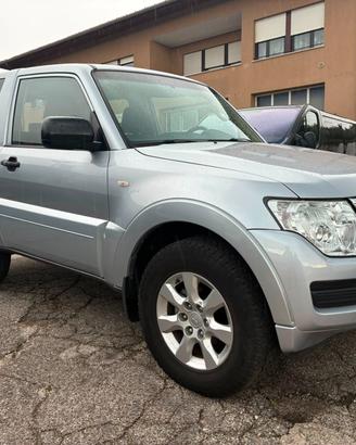 Mitsubishi Pajero 3.2 DI-D 3PORTE GANCIO TRAINO - 