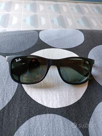 occhiali da sole per bambini 