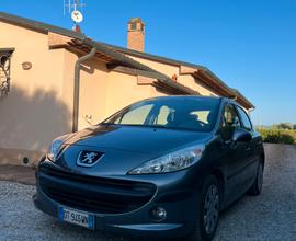 Auto usata Peugeot 207 2009 con gancio di traino