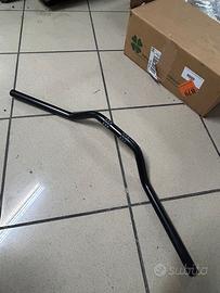 Manubri per Guzzi V35 serie II e serie Custon.