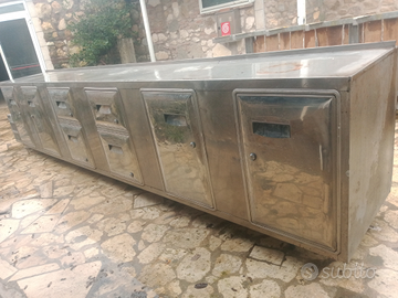 Frighi ancone da 5m con iloro banco in pietra