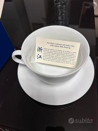 Tazza con piatto in porcellana cinese