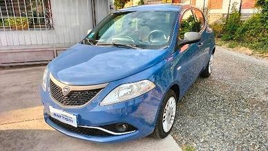 Lancia Ypsilon 1.2 69 CV 5 p. GPL DELLA CASA Silve