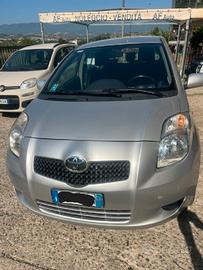 Toyota Yaris 1.0 5 porte Sol