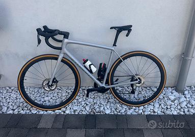 Specialized Aethos 2 expert + Roval Alpinist 2