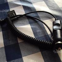Carica batterie cellulare da auto