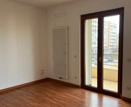 Appartamento non ammobiliato centro direzionale