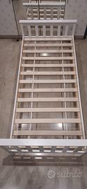 Letto singolo in legno bianco