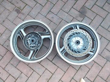 Deauville 700 : cerchi faro pinza devio pompa