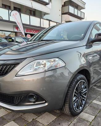 LANCIA Ypsilon 1.0 70cv 5 porte Hybrid ORO