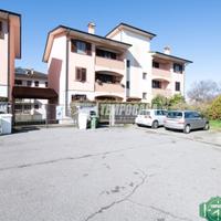 TRE LOCALI CON GIARDINO, DUE CANTINE E BOX!