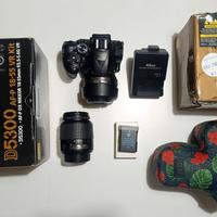 Nikon D5300 - obiettivo 18-55 e 35mm - custodia