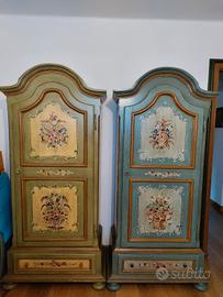 Camera doppia letti singoli dipinta a mano