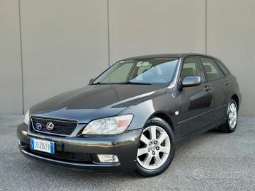 Lexus IS 200 200i 24V cat Wagon Plus