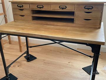 Scrivania in legno e ferro