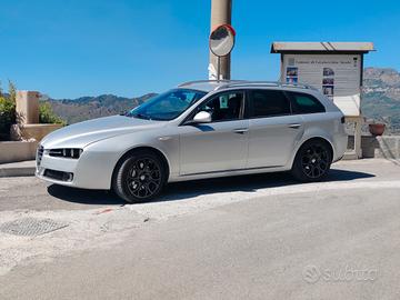Alfa 159 1.9 Jtdm 16 v .