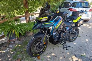  TrK 702x  Benelli  colore unico 