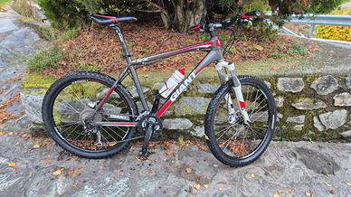 Bici MTB Giant Revel