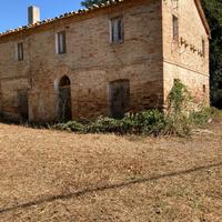 Casale con terreno
